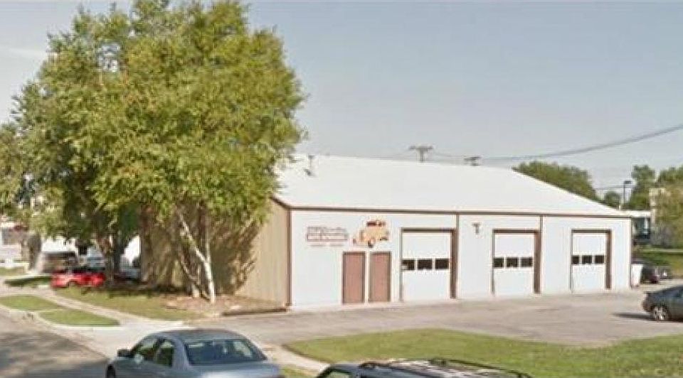 2nd image of 9115 Elmhurst Dr