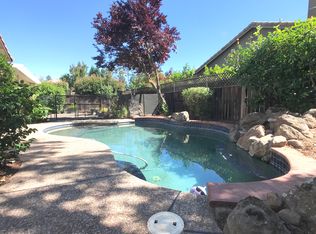2915 Cameron Dr, Rocklin, CA 95765