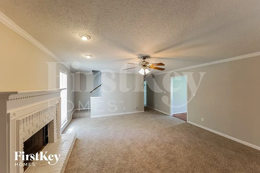 4 bed, 3.0 bath, 2561 sqft, $2,785 — Photo 4