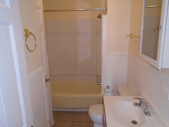 5th image of 4118 Douglas Dr #1