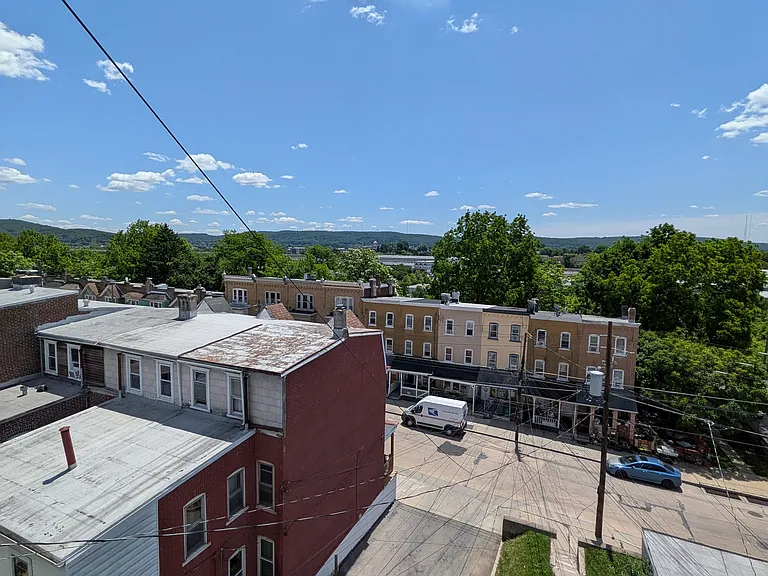 1036 W Walnut St #3-R — Photo 17
