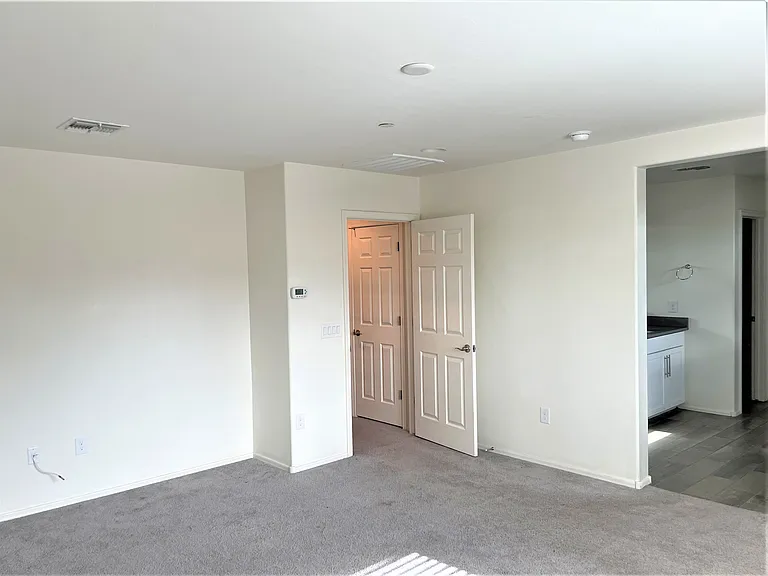 9450 N Andrina Dr — Photo 35