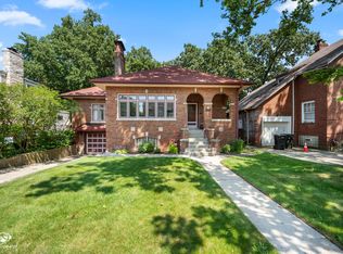 9237 S Longwood Dr, Chicago, IL 60643