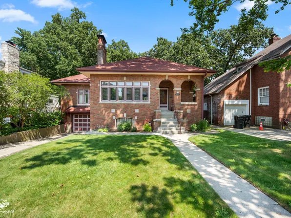 9237 S Longwood Dr, Chicago, IL 60643