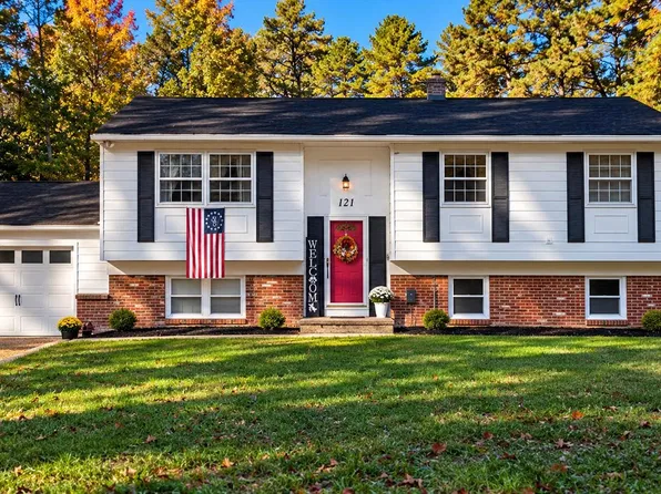 121 Burrs Mill Rd, Southampton, NJ 08088