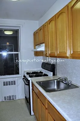 Sold by Anna Pinto Realty | media 11