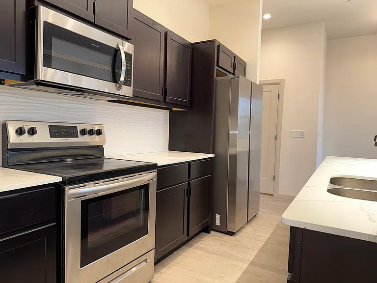 575 S Fretz Ave — Photo 5