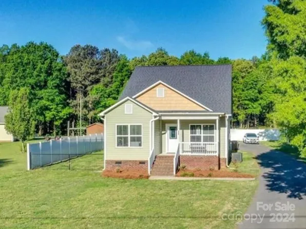 905 Forest Dr, Marshville, NC 28103