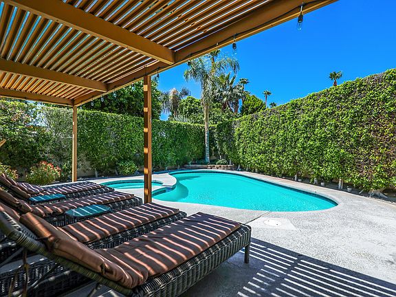2nd image of 68433 Descanso Cir