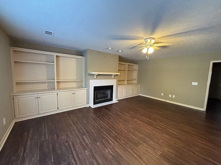 1338 Virginia St — Photo 3