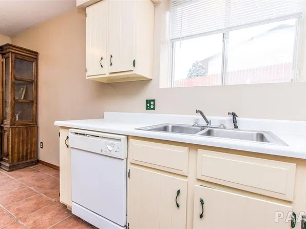 1903 Brentwood Dr, 1903 Brentwood Dr APT B, Washington, IL 61571