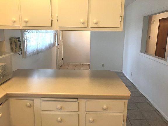 3rd image of 1356 Arrowhead Dr