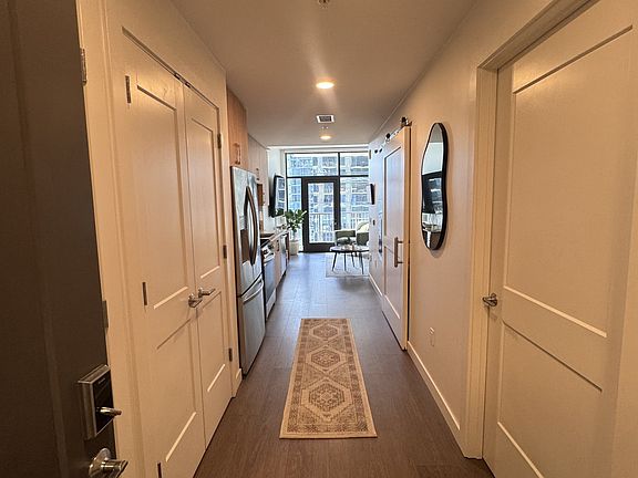 2nd image of 1212 Demonbreun St #1406