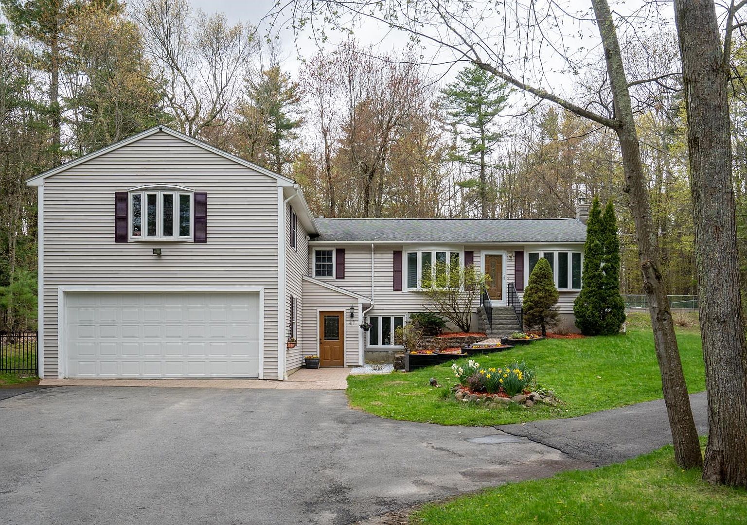 47 Island Pond Road, Derry, NH 03038 Zillow