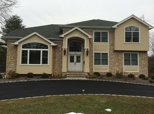 12 Blackstone Dr, Livingston, NJ 07039