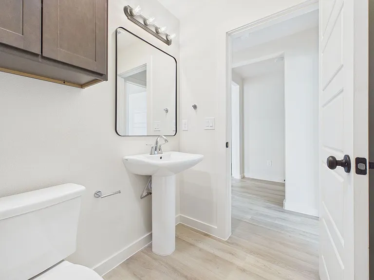 8911 Hockley St — Photo 9