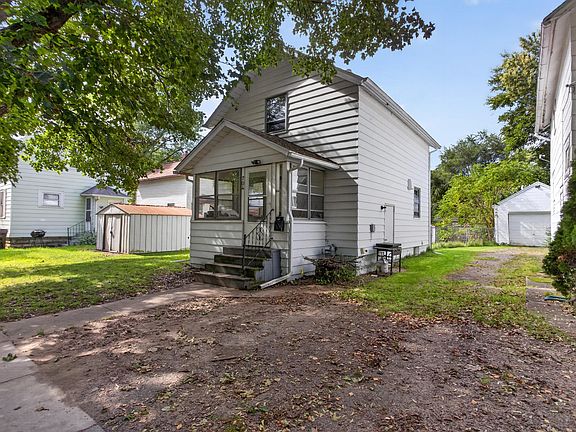 3rd image of 704 Orange St