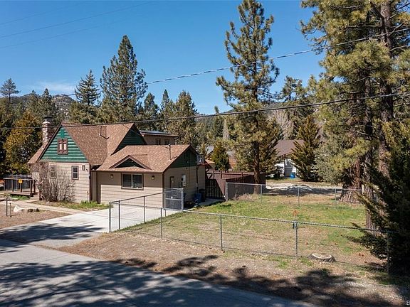 3rd image of 105 Arbor Ln