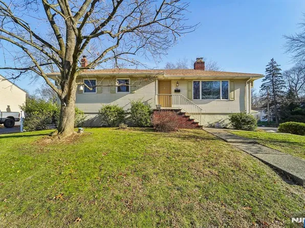 103 Hickory St, Township Of Washington, NJ 07676