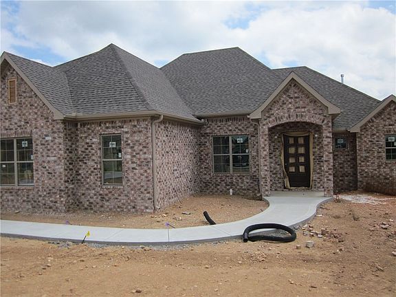 2nd image of 200 Grimsdell Cir