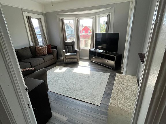 5th image of 51 Elmwood Ave