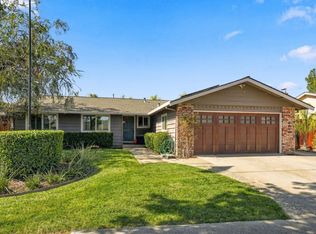7821 Santa Barbara Dr, Gilroy, CA 95020