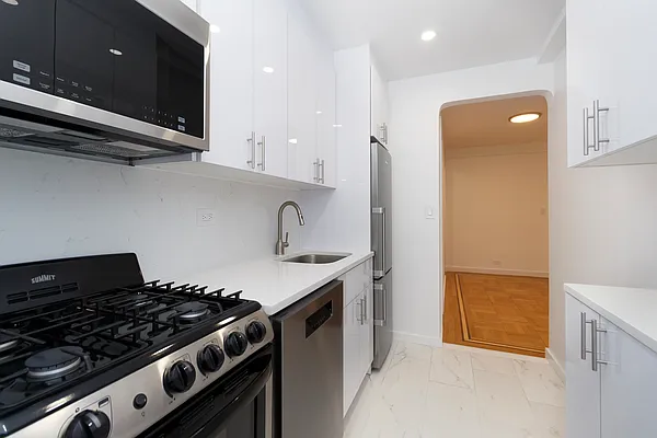 Rented by Oxford Property Group | media 12