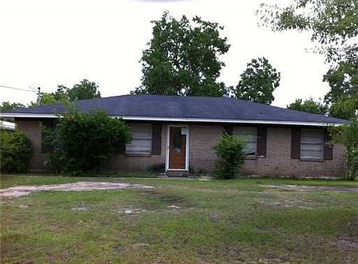 1st image of 130 Holly Cir