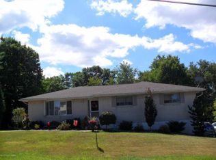 142 Maplewood Dr, Wilkes Barre, PA 18702