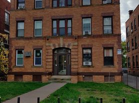 45 Shultas Place, 1W