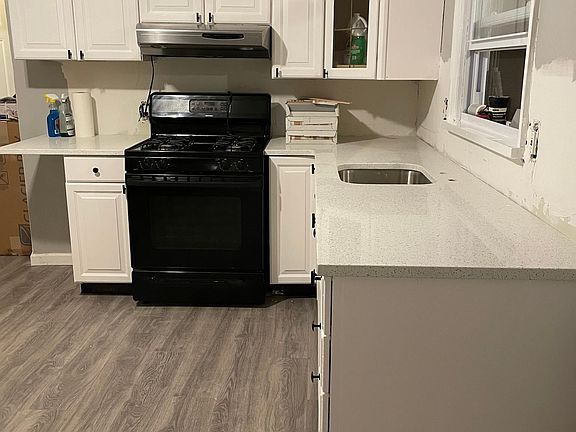 4th image of 98 Mount Vernon Pl Floor 2