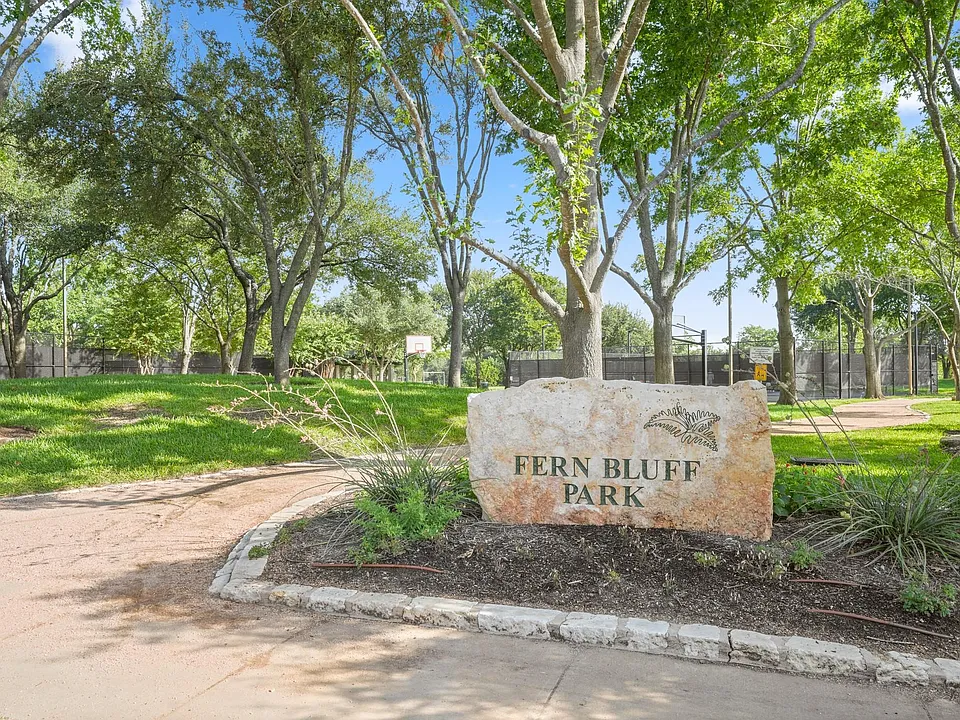 17841 Park Valley Dr