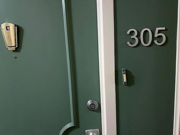 5th image of 128 N Craig St APT 305