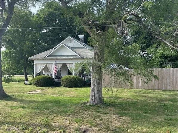 501 E Craig St, Hopkins, MO 64461