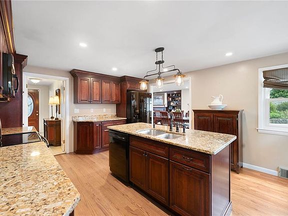 2nd image of 110 Sweetbriar Dr