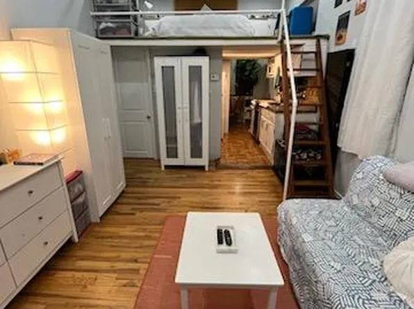 428 N 33rd St #1B, Philadelphia, PA 19104