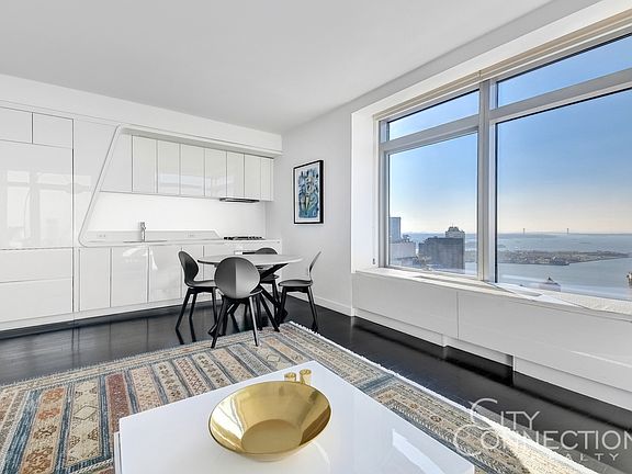 3rd image of 123 Washington St APT 52A