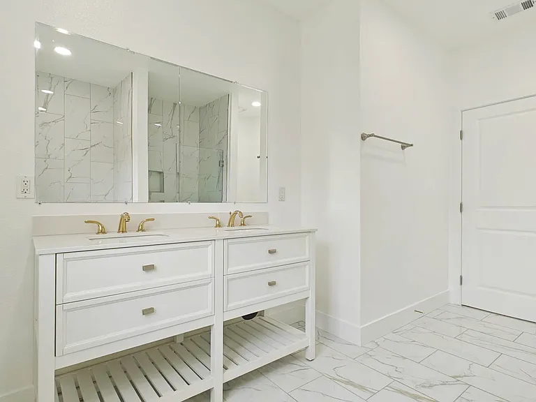 1626 Riverside Dr — Photo 40