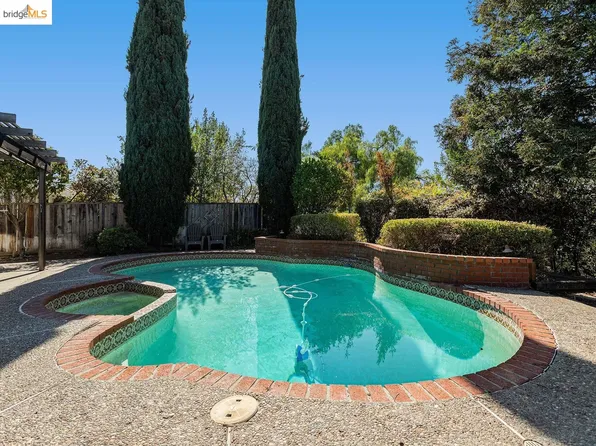 717 Navaronne Way, Concord, CA 94518