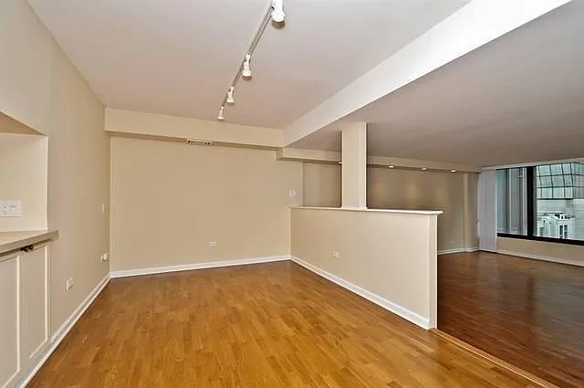 3 bed, 2000 sqft, $4,500 — Photo 2
