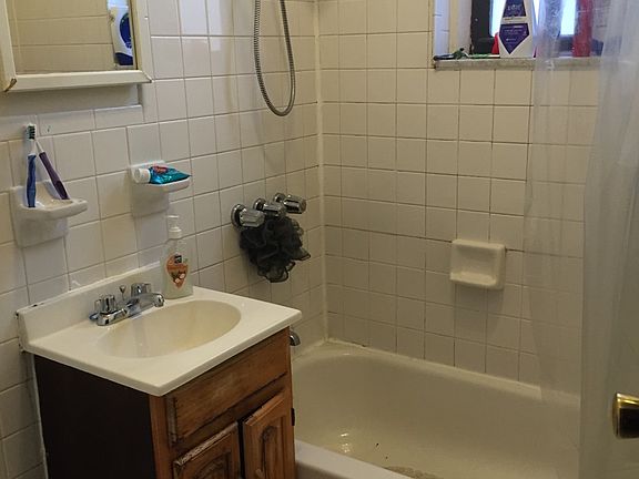 5th image of 3407 31st Ave APT 4A