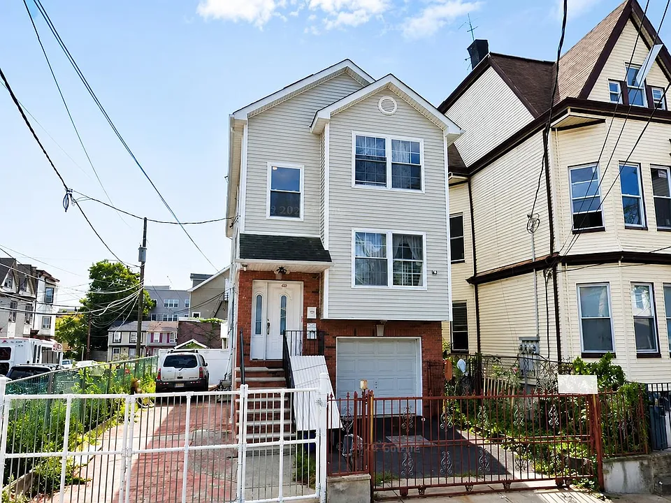 408 Ellison St #2