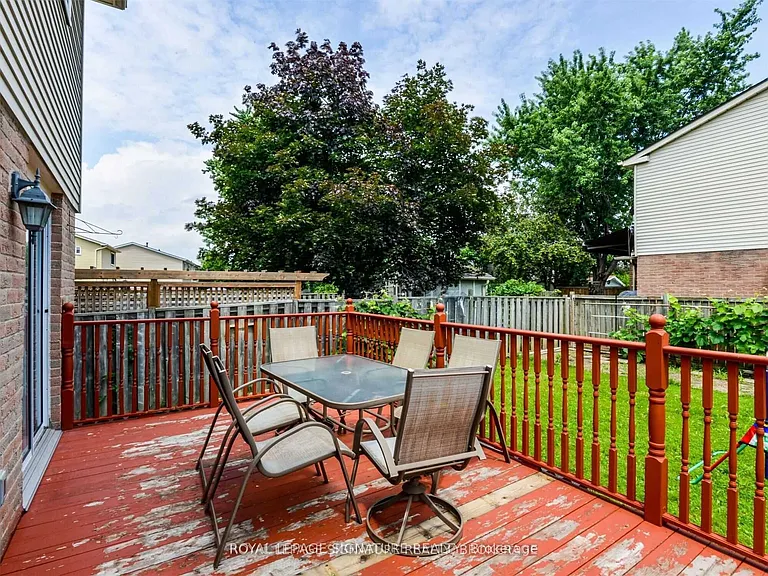 6222 Fullerton Cres — Photo 27