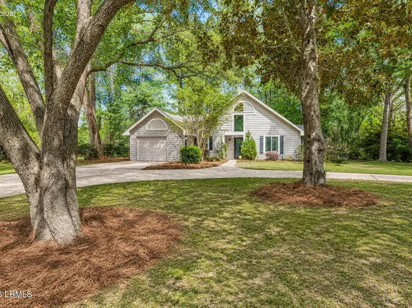 9 Chesterfield Lake Drive, Beaufort, SC 29906