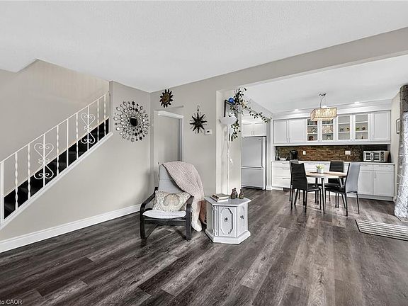 4th image of 973 Francis Rd #1