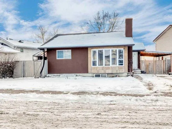 19 N Castlepark Way NE, Calgary, AB T3J 1R7