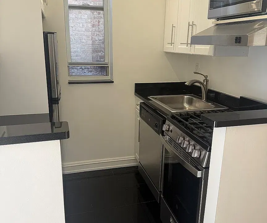 171 E 83rd St #6C