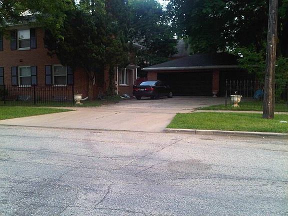 Brand new driveway! nice priva