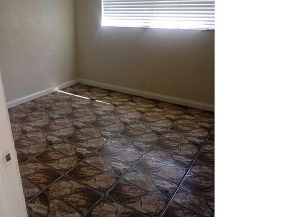 5th image of 711 SW 10th St APT 1
