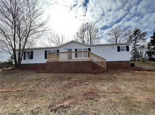 347 Fox Run Ln, Pilot Mtn, NC 27041